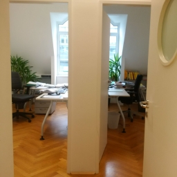 Kleine Büroeinheit zu Vermieten in großem Büro